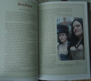 The steampunk bible: an illustrated guide to the world of imaginary airships, corsets and goggles, mad scientists, and strange literature фото книги 8