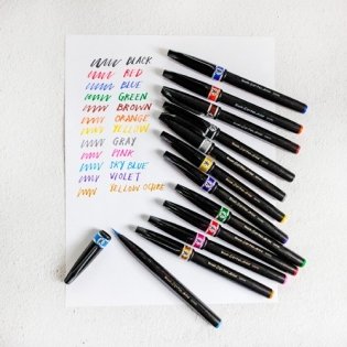 Браш пен "Brush Sign Pen Artist. Ultra Fine", голубой цвет фото книги