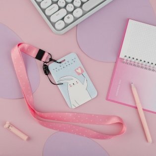 Бейдж вертикальный MESHU Kind bunny, 11070 мм, лента с карабином, 3D печать, ОПП пакет с европодвесом. Арт. MS_54236 фото книги