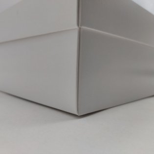 Коробка подарочная 25х25х8 см (белая) фото книги 2