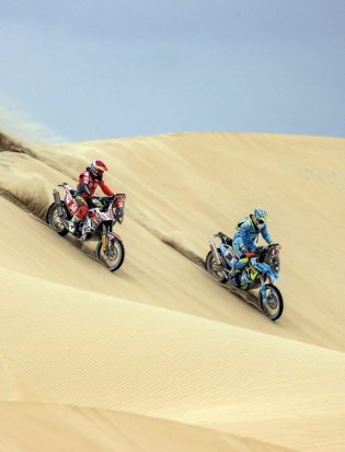 Чистое небо Дакара. История успеха самой известной мотогонщицы России, прошедшей суровую гонку Rally Dakar без техподдержки фото книги 7