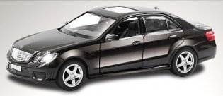 Металлическая инерционная модель "Mercedes Benz E63 AMG" фото книги