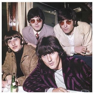 The Beatles. Иллюстрированная биография фото книги 2