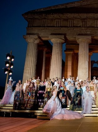 Dolce & Gabbana: From the Heart to the Hands фото книги 9