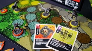 Unmatched: Jurassic Park. Dr. Sattler vs T. Rex фото книги 8